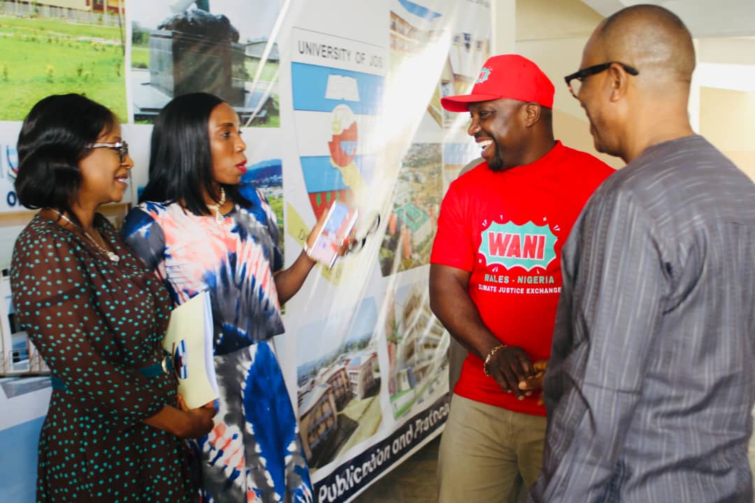 Counselor Njoku exchanging pleasantries with Unijos Management.jpg