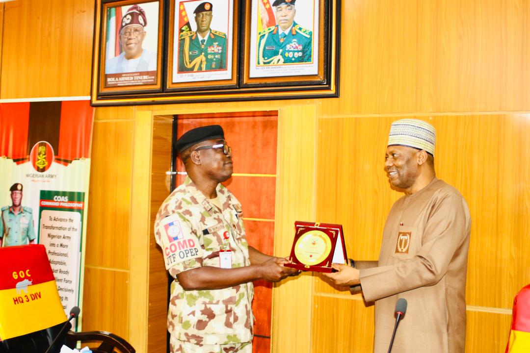 The VC exchanging gifts with the GOC.jpg