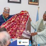 VC presenting a gift to the ES.